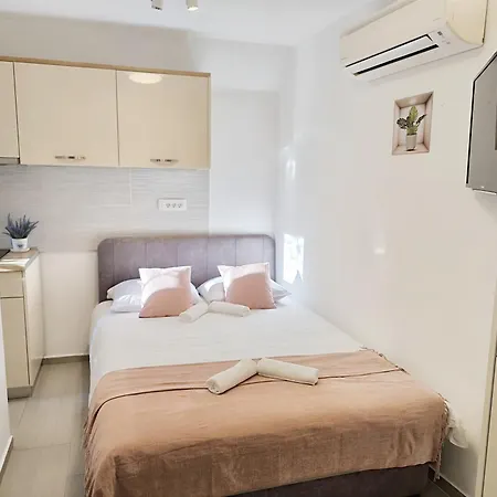Central Apartment & Room Niko