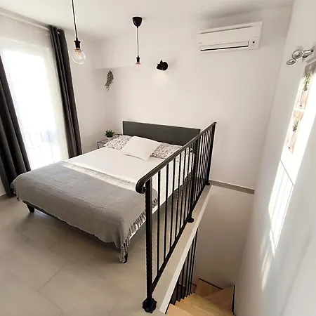 Central Apartment & Room Niko Apartment *