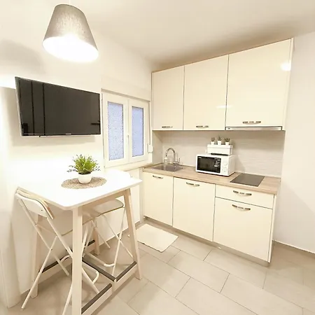 Central Apartment & Room Niko *