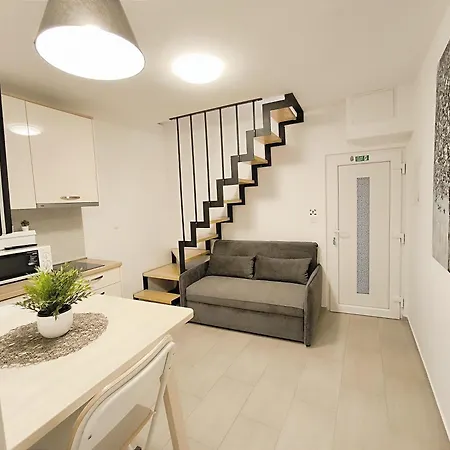 Central Apartment & Room Niko