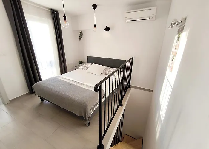 Central Apartment Niko アパート *